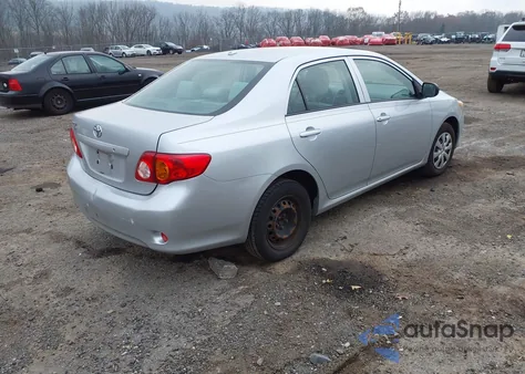 2010 Toyota Corolla z USA, uszkodzony, nr VIN JTDBU4EE2AJ055585